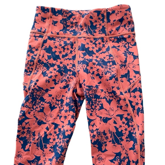 Lululemon Final Lap Crop *23"
Efflorescent Dark Canyon Onyx Blue size 4 - Picture 5 of 15